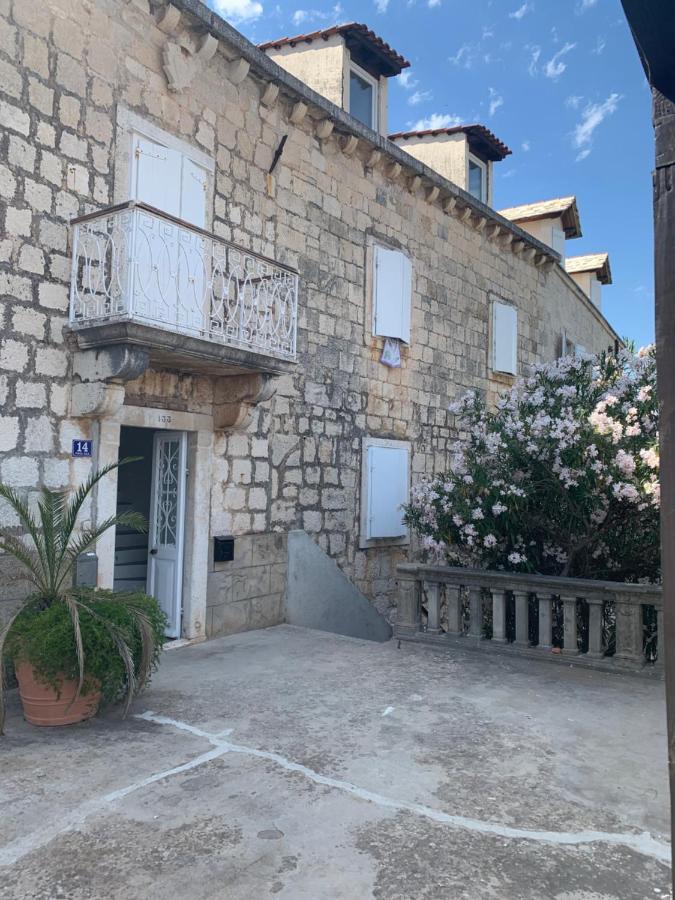 Apartmani Stones Sutivan I Экстерьер фото